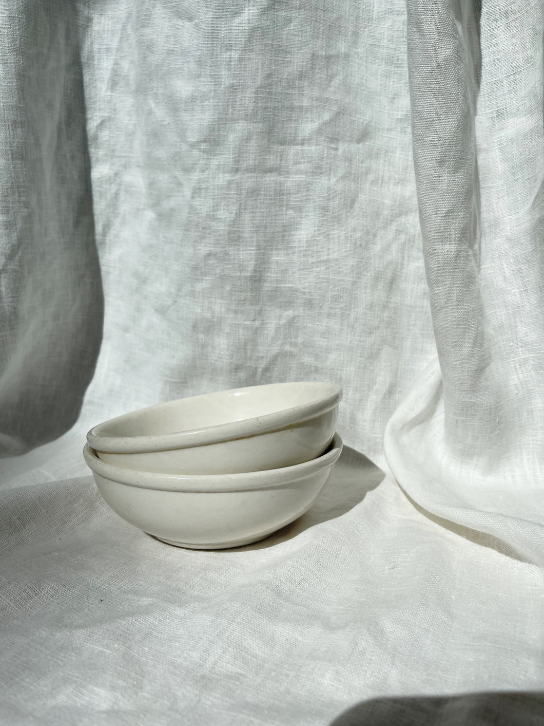 stoneware serving bowls